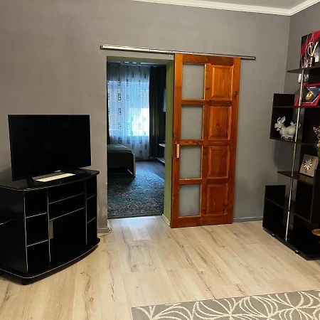 Apartment On Stefanyka 42/5 Berehove  Εξωτερικό φωτογραφία